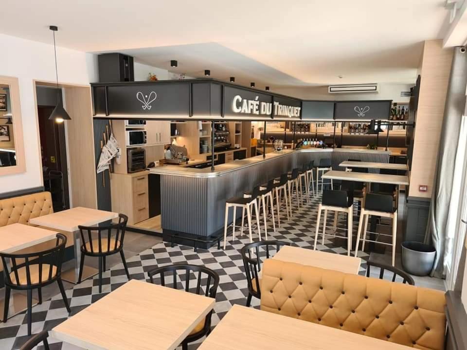 Hotel-Cafe Du Trinquet Cambo-les-Bains Luaran gambar