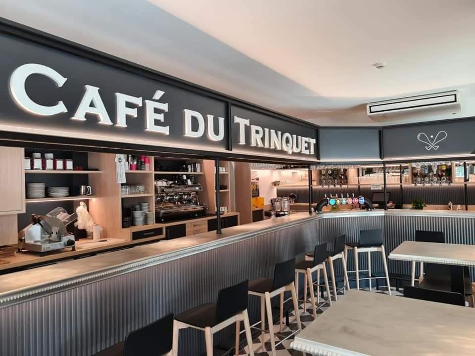 Hotel-Cafe Du Trinquet Cambo-les-Bains Luaran gambar