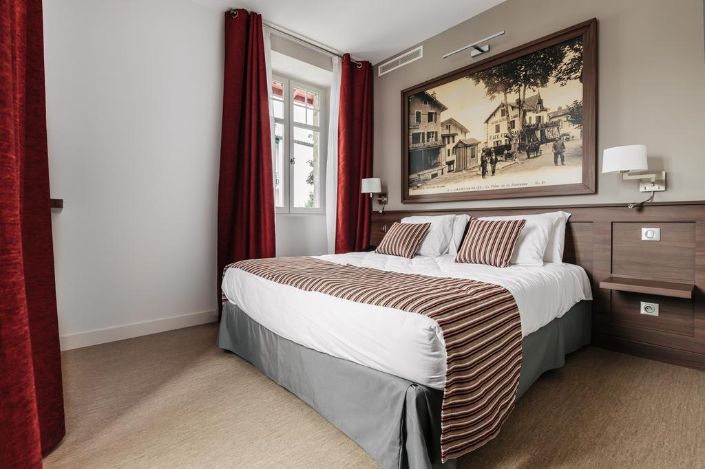 Hotel-Cafe Du Trinquet Cambo-les-Bains Luaran gambar