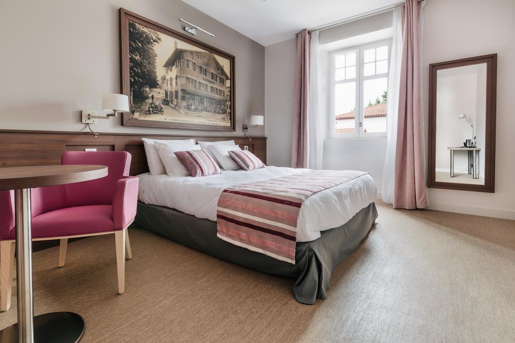 Hotel-Cafe Du Trinquet Cambo-les-Bains Luaran gambar