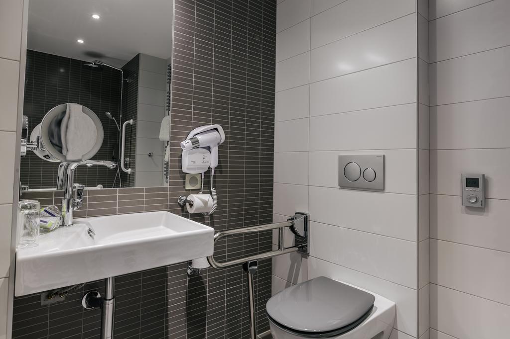 Hotel-Cafe Du Trinquet Cambo-les-Bains Luaran gambar