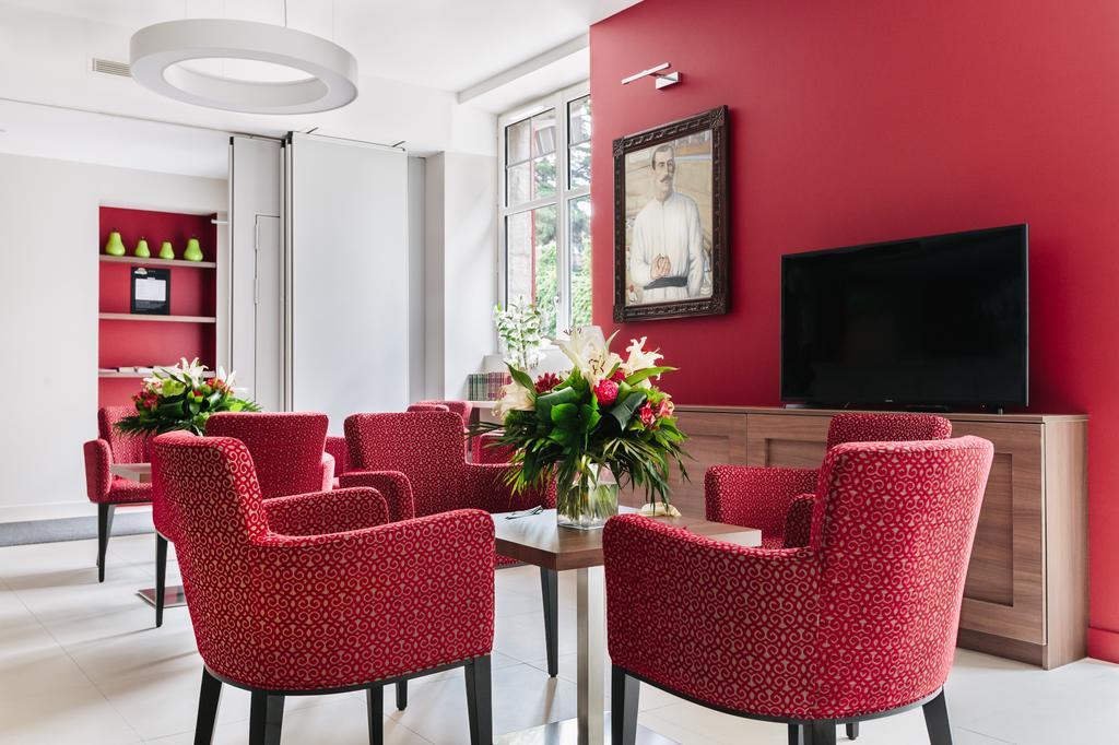Hotel-Cafe Du Trinquet Cambo-les-Bains Luaran gambar